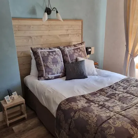 Logis Hotel-restaurant Le Relais فندق أوتريف