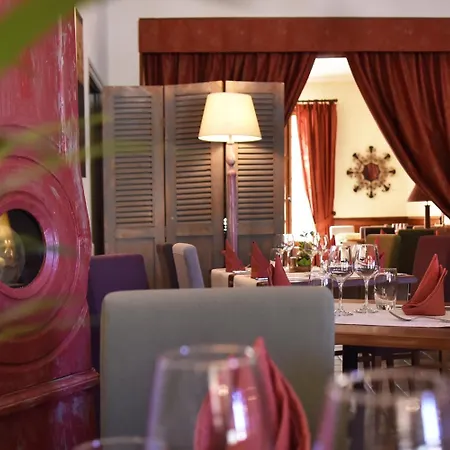 Hotel Logis Le Relais Hauterives