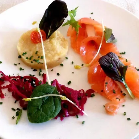 Logis Hotel-restaurant Le Relais 3* Hauterives