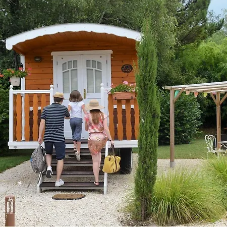 Logis Le Relais Hotel Hauterives